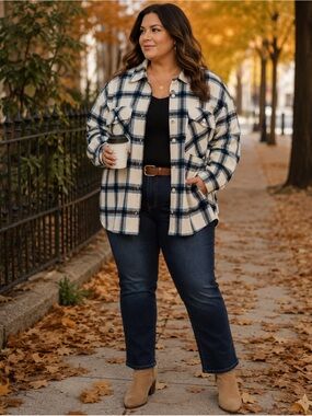 Woman’s plus size Shacket 1X blue and white plaid oversized heavy flannel